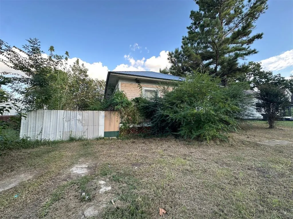 Photo 4 — 616 N 4th Avenue, Durant, OK 74701