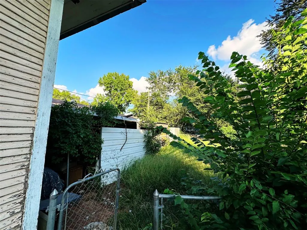 Photo 9 — 616 N 4th Avenue, Durant, OK 74701