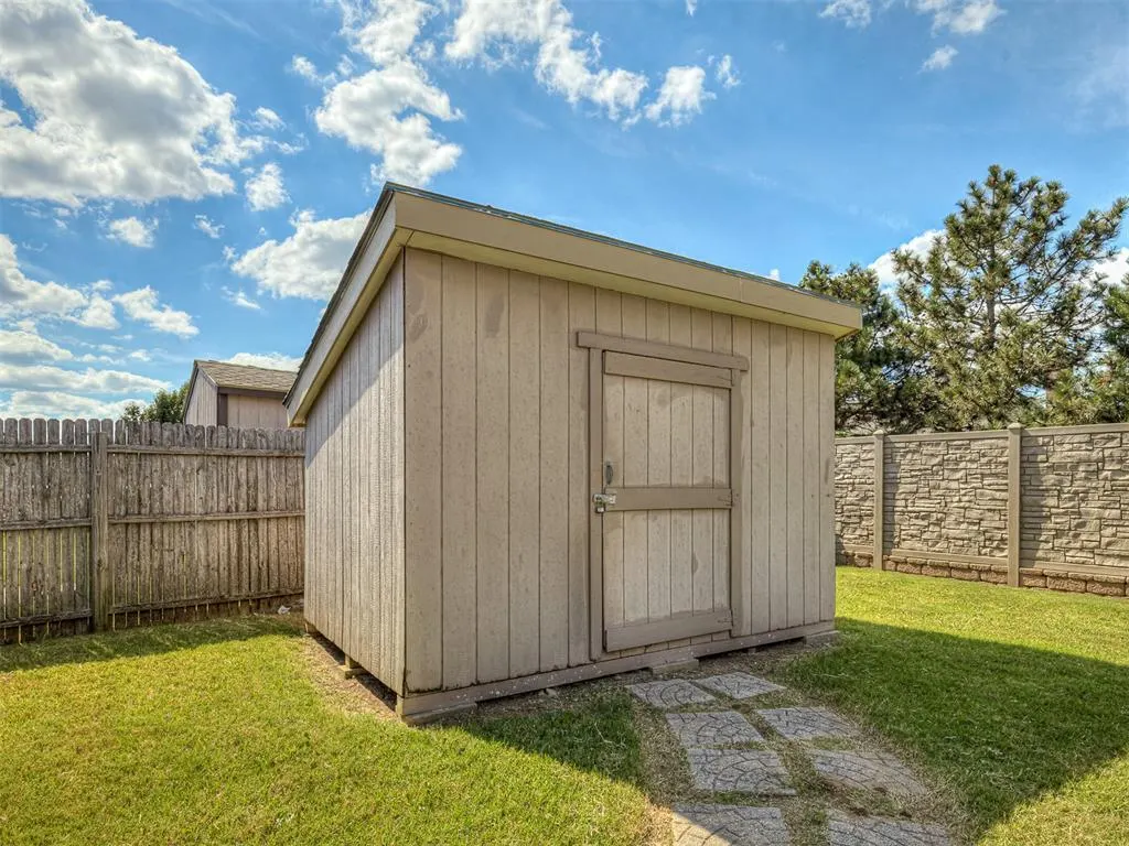 Photo 32 — 8005 John Robert Drive, Oklahoma City, OK 73135