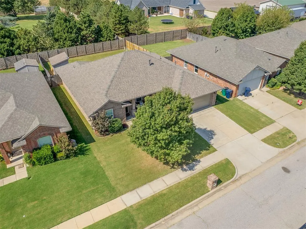 Photo 33 — 8005 John Robert Drive, Oklahoma City, OK 73135