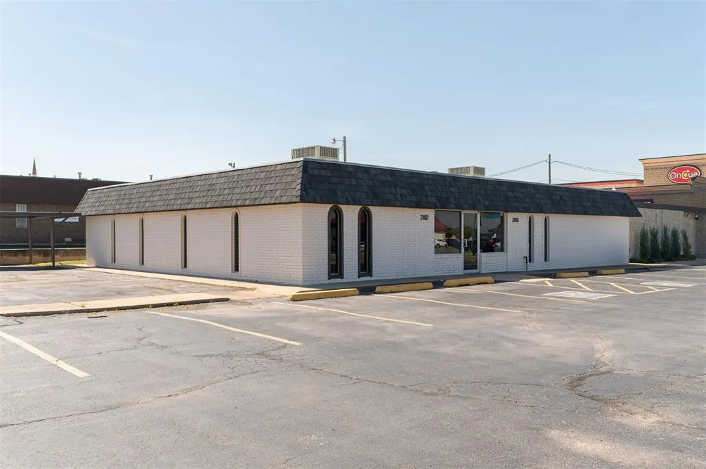 Front exterior — 2812 W Hefner Road, Oklahoma City, OK 73120