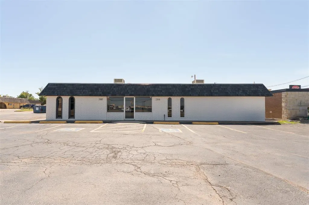 Photo 2 — 2812 W Hefner Road, Oklahoma City, OK 73120