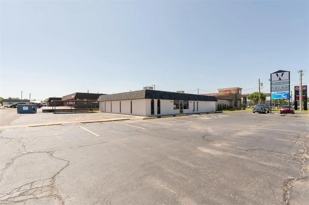 Photo 3 — 2812 W Hefner Road, Oklahoma City, OK 73120