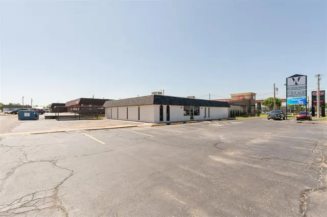 Photo 3 — 2812 W Hefner Road, Oklahoma City, OK 73120