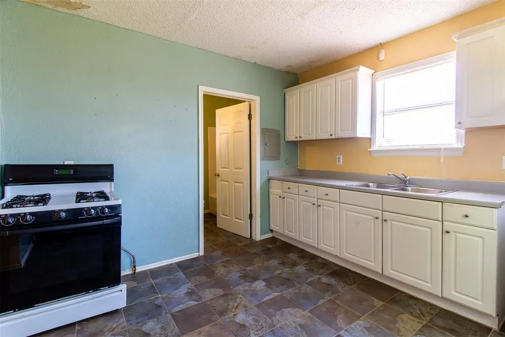 Photo 11 — 701 NW 22nd Street, Oklahoma City, OK 73103