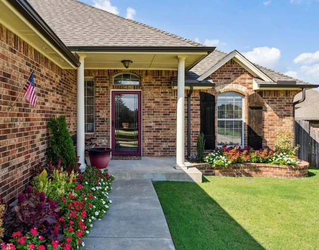 Photo 2 — 10829 Taylor Paige Drive, Midwest City, OK 73130