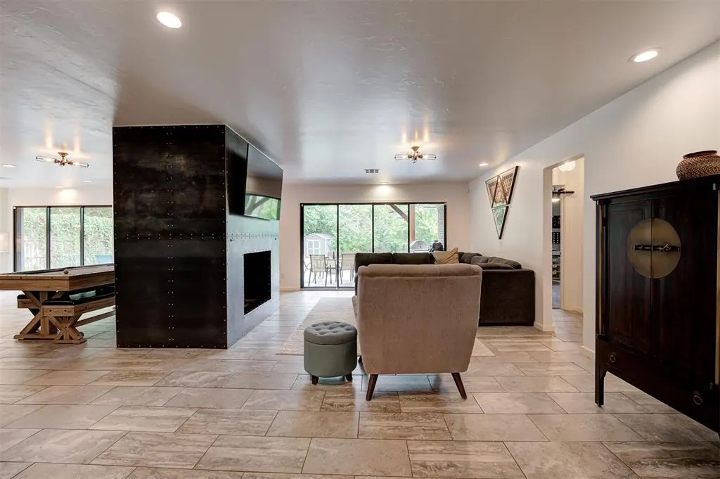 Photo 4 — 217 NW 40th Street, Oklahoma City, OK 73118