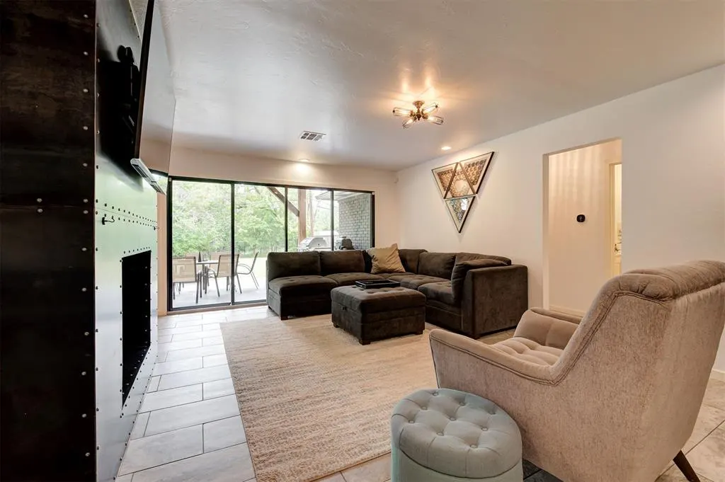 Photo 5 — 217 NW 40th Street, Oklahoma City, OK 73118
