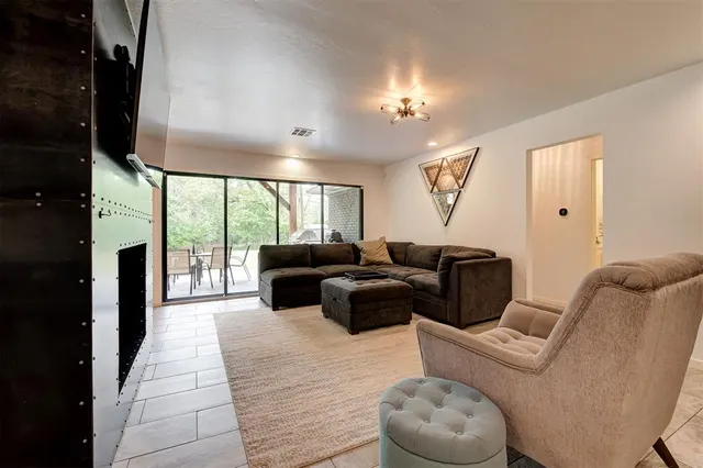 Photo 5 — 217 NW 40th Street, Oklahoma City, OK 73118