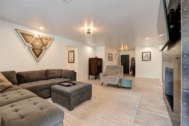 Photo 6 — 217 NW 40th Street, Oklahoma City, OK 73118
