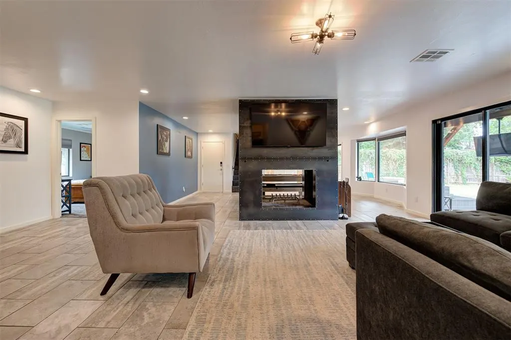 Photo 7 — 217 NW 40th Street, Oklahoma City, OK 73118