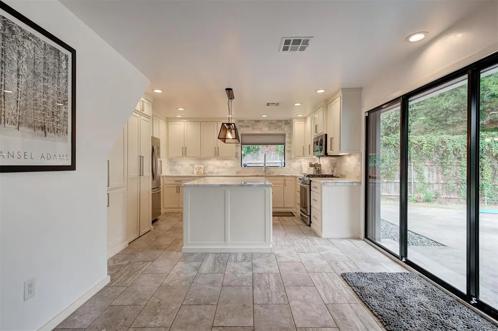 Photo 14 — 217 NW 40th Street, Oklahoma City, OK 73118