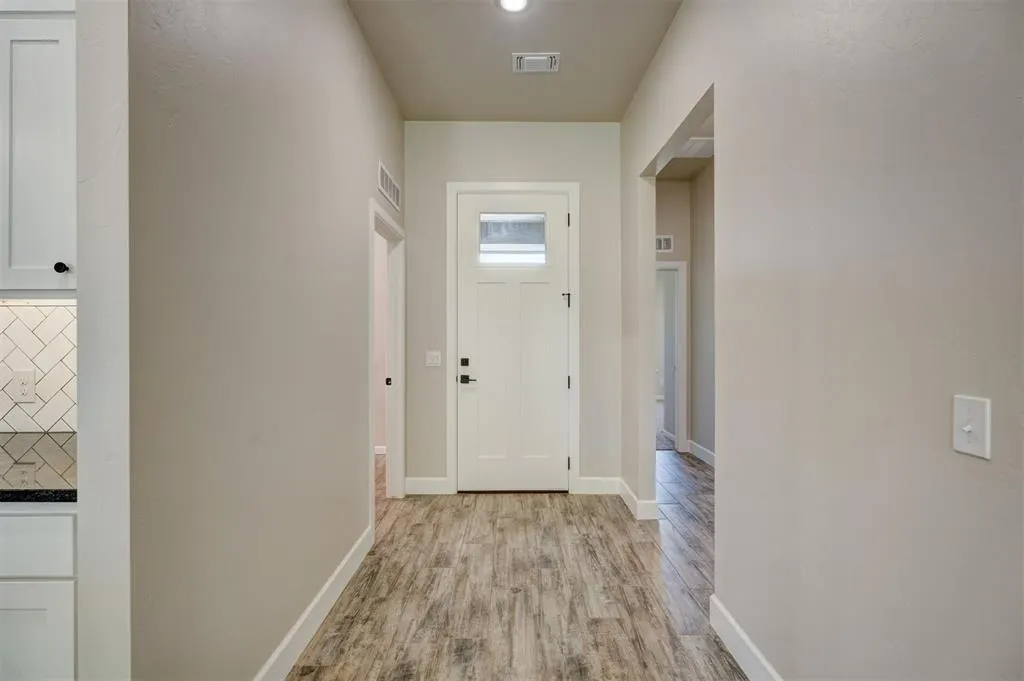 Photo 3 — 3014 Hollow Crest Lane, Norman, OK 73071