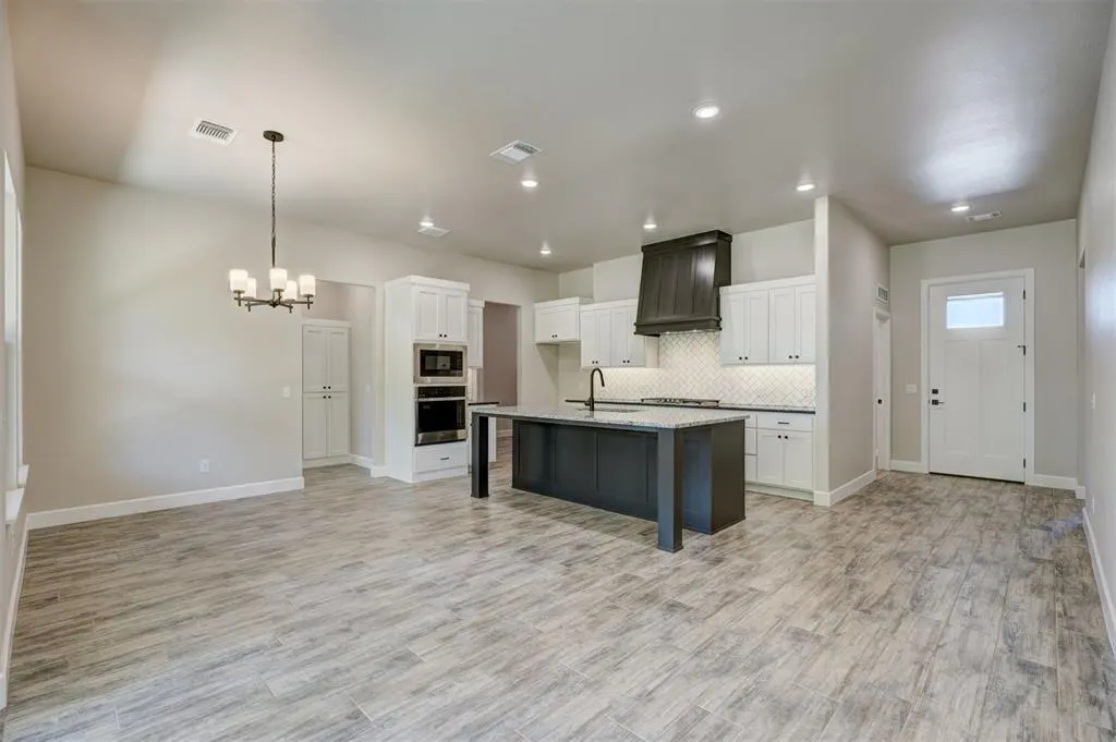 Photo 7 — 3014 Hollow Crest Lane, Norman, OK 73071