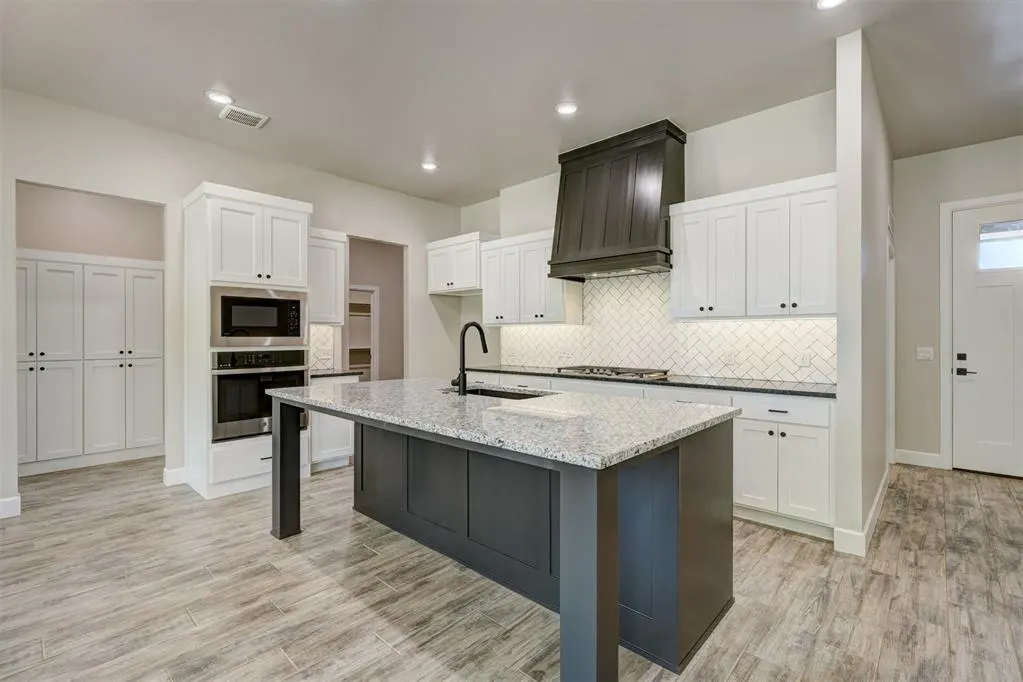 Photo 13 — 3014 Hollow Crest Lane, Norman, OK 73071