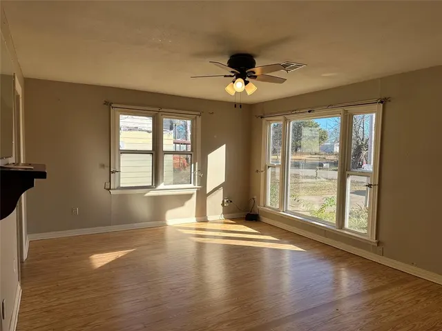 Photo 5 — 302 Fourth Street, Maysville, OK 73057