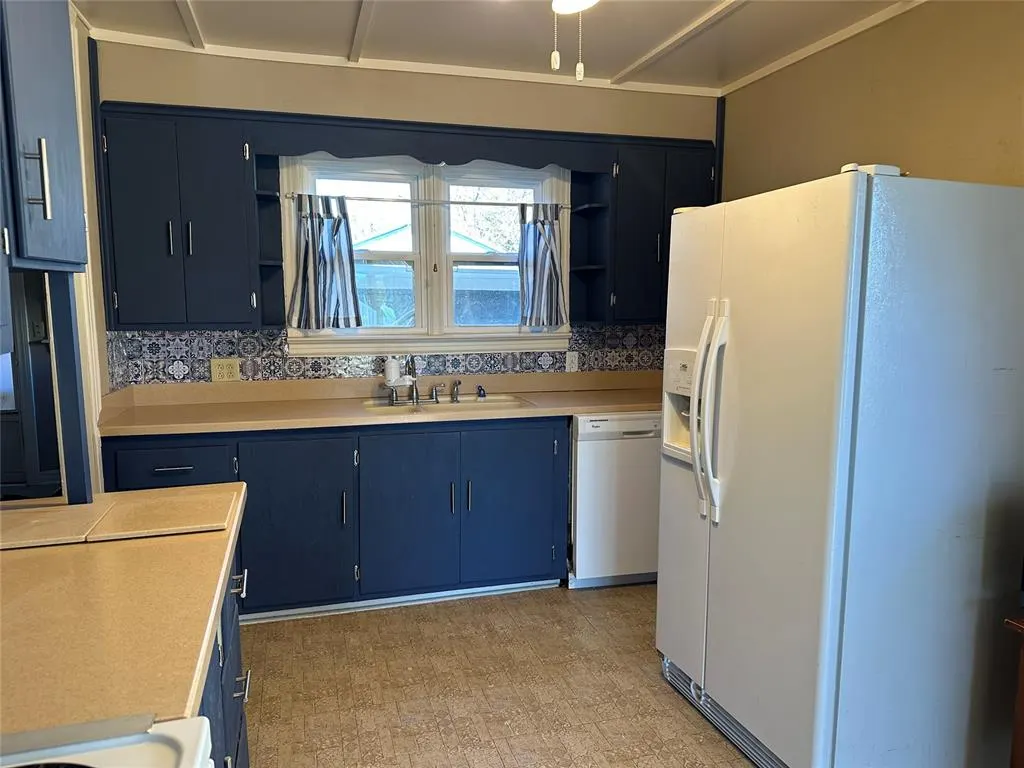 Photo 11 — 302 Fourth Street, Maysville, OK 73057
