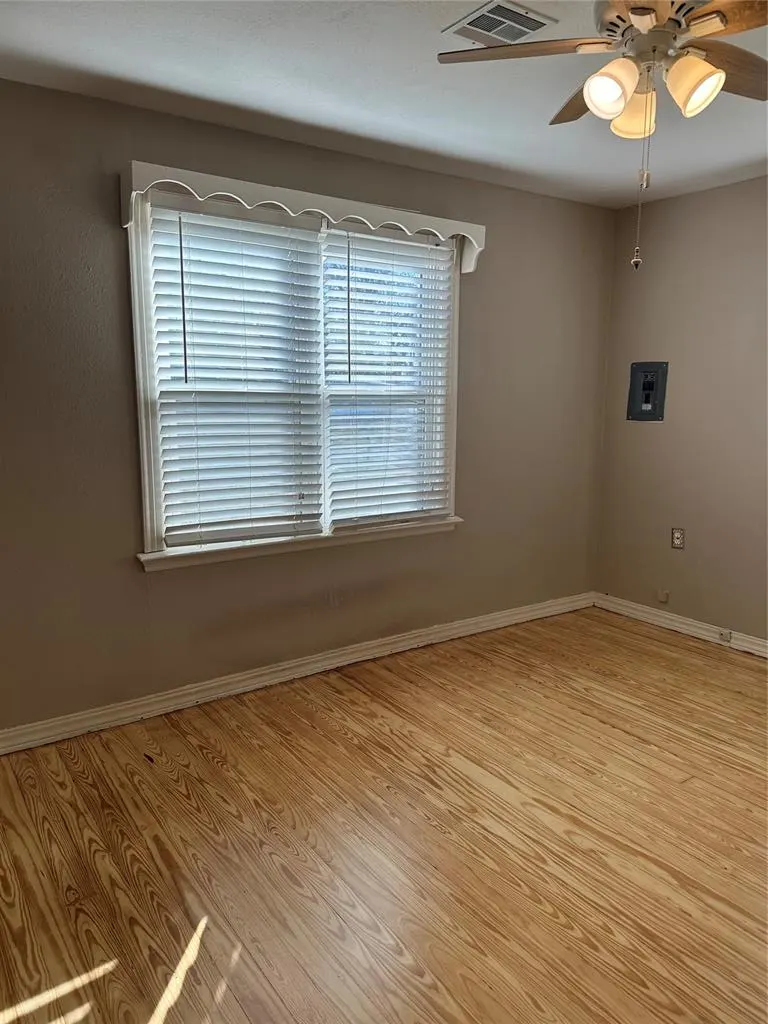 Photo 15 — 302 Fourth Street, Maysville, OK 73057