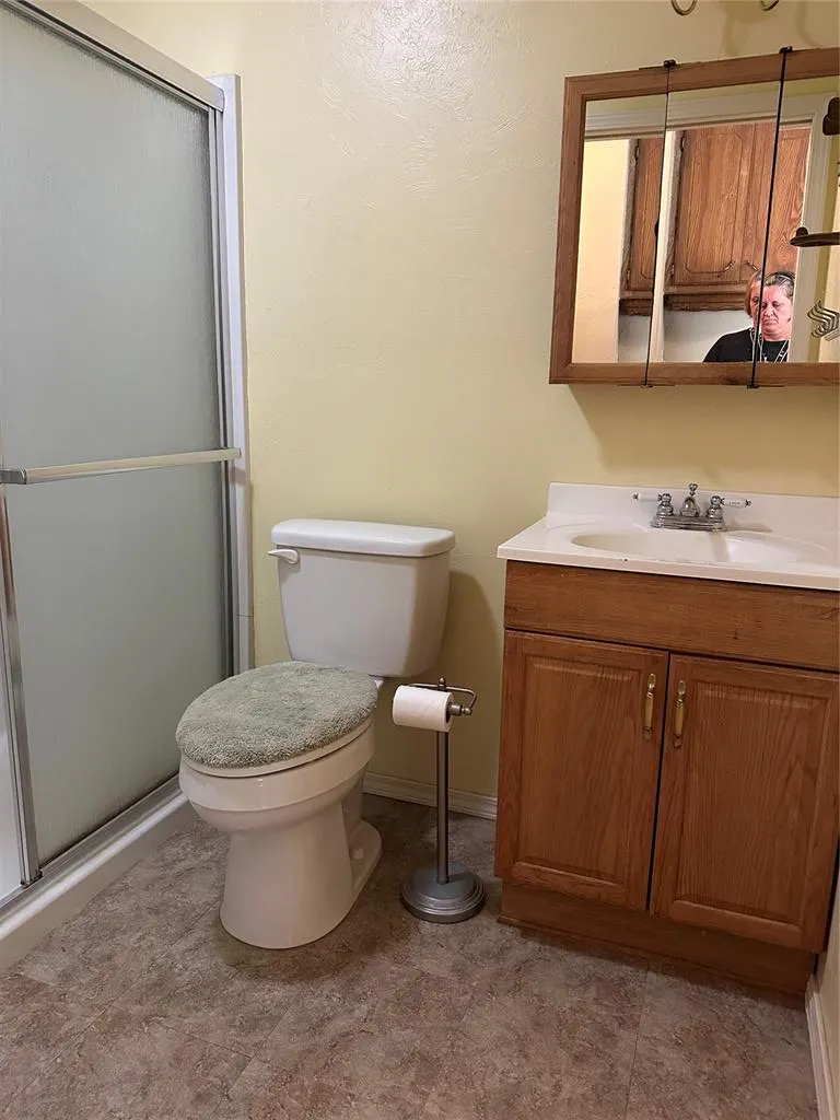 Photo 17 — 302 Fourth Street, Maysville, OK 73057