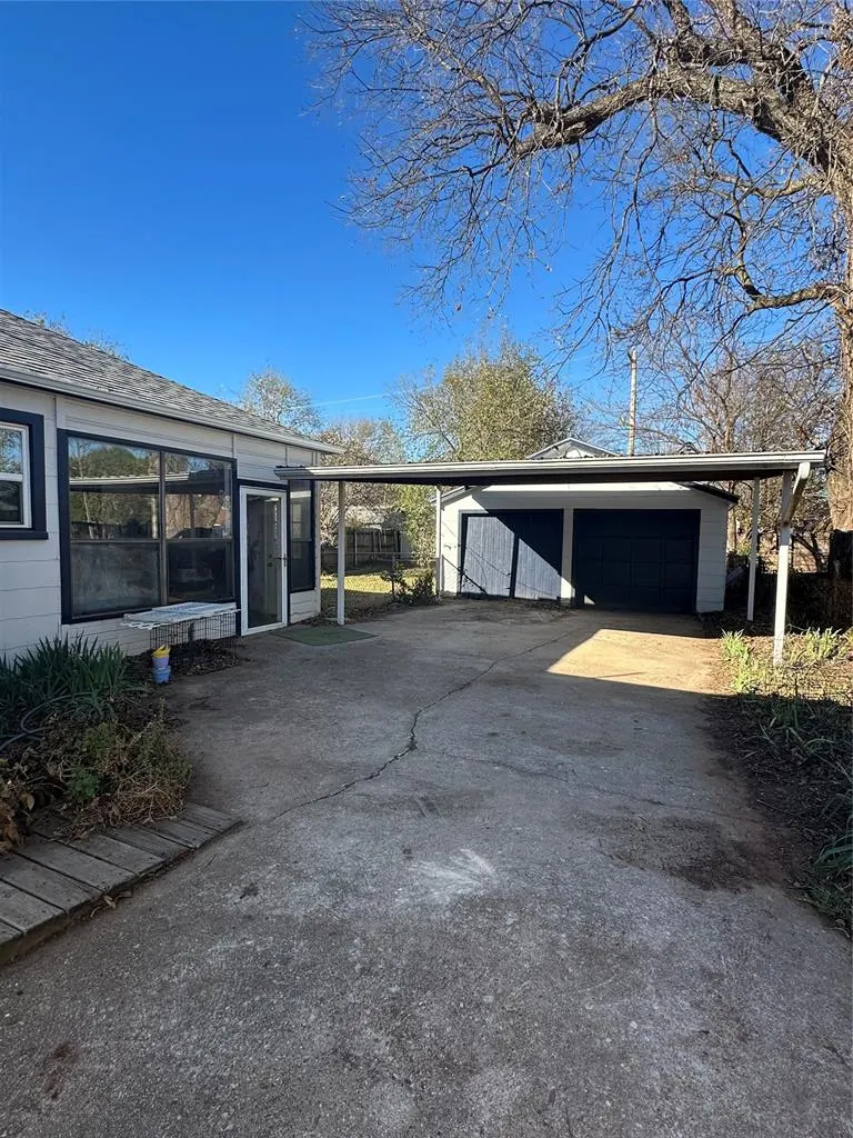 Photo 25 — 302 Fourth Street, Maysville, OK 73057