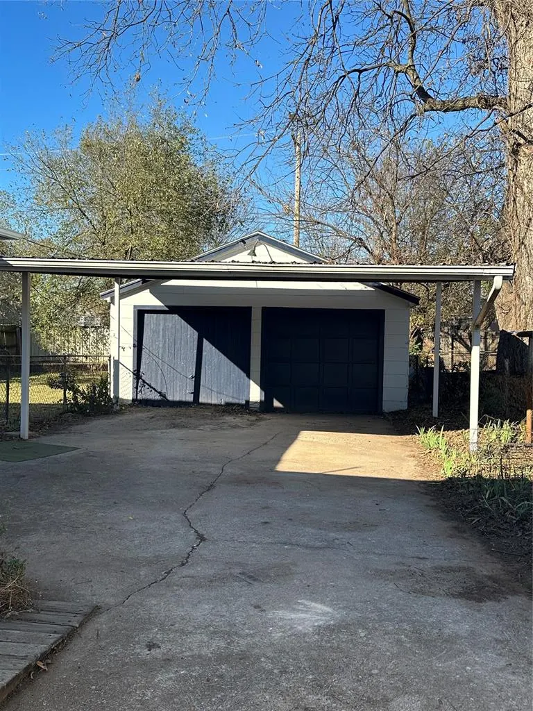 Photo 26 — 302 Fourth Street, Maysville, OK 73057