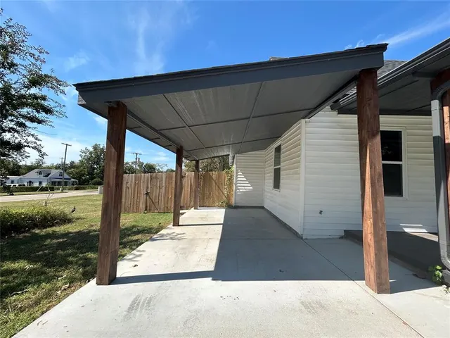 Photo 6 — 304 N Tucker Avenue, Shawnee, OK 74801