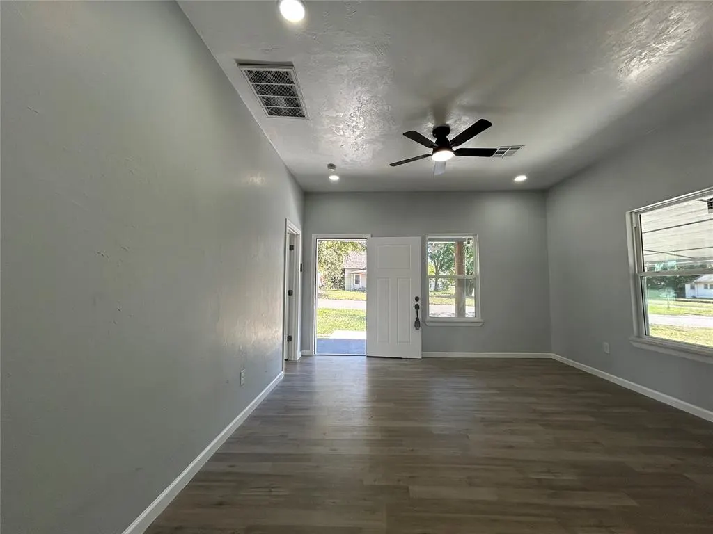 Photo 11 — 304 N Tucker Avenue, Shawnee, OK 74801