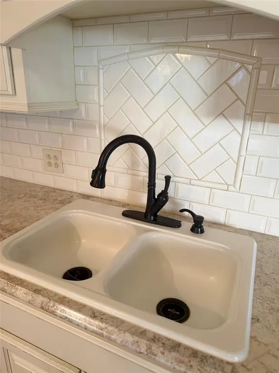 Photo 49 — 905 SW 8th Street, Anadarko, OK 73005
