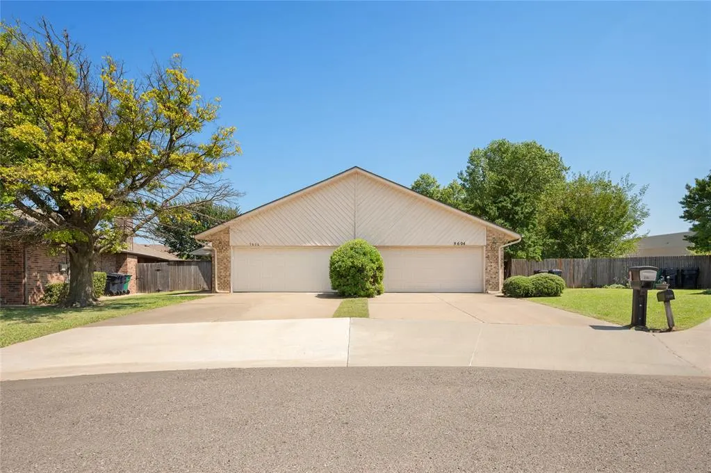 Photo 3 — 9606 Berkley Court, Oklahoma City, OK 73162
