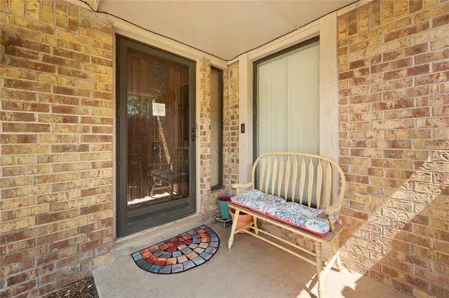 Photo 4 — 9606 Berkley Court, Oklahoma City, OK 73162