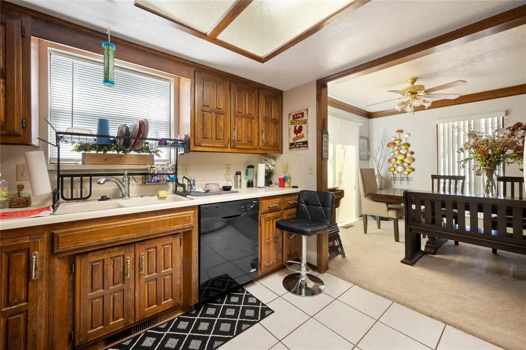 Photo 12 — 9606 Berkley Court, Oklahoma City, OK 73162