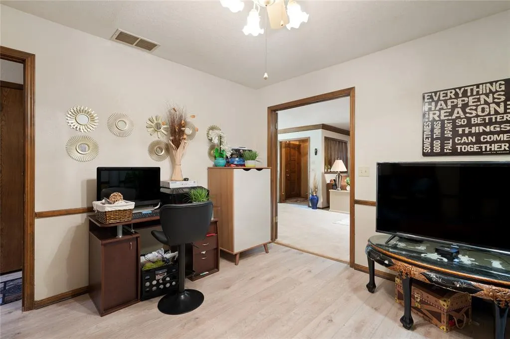 Photo 17 — 9606 Berkley Court, Oklahoma City, OK 73162