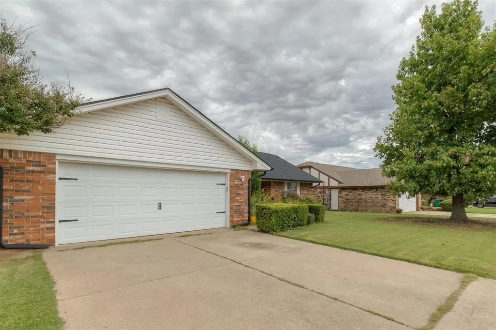 Photo 37 — 2525 SW 93rd Street, Oklahoma City, OK 73159