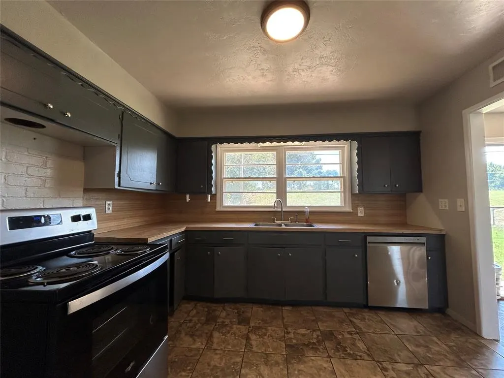 Photo 13 — 3208 N Warren Avenue, Oklahoma City, OK 73112