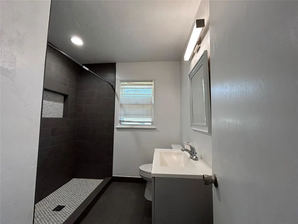 Photo 14 — 3208 N Warren Avenue, Oklahoma City, OK 73112