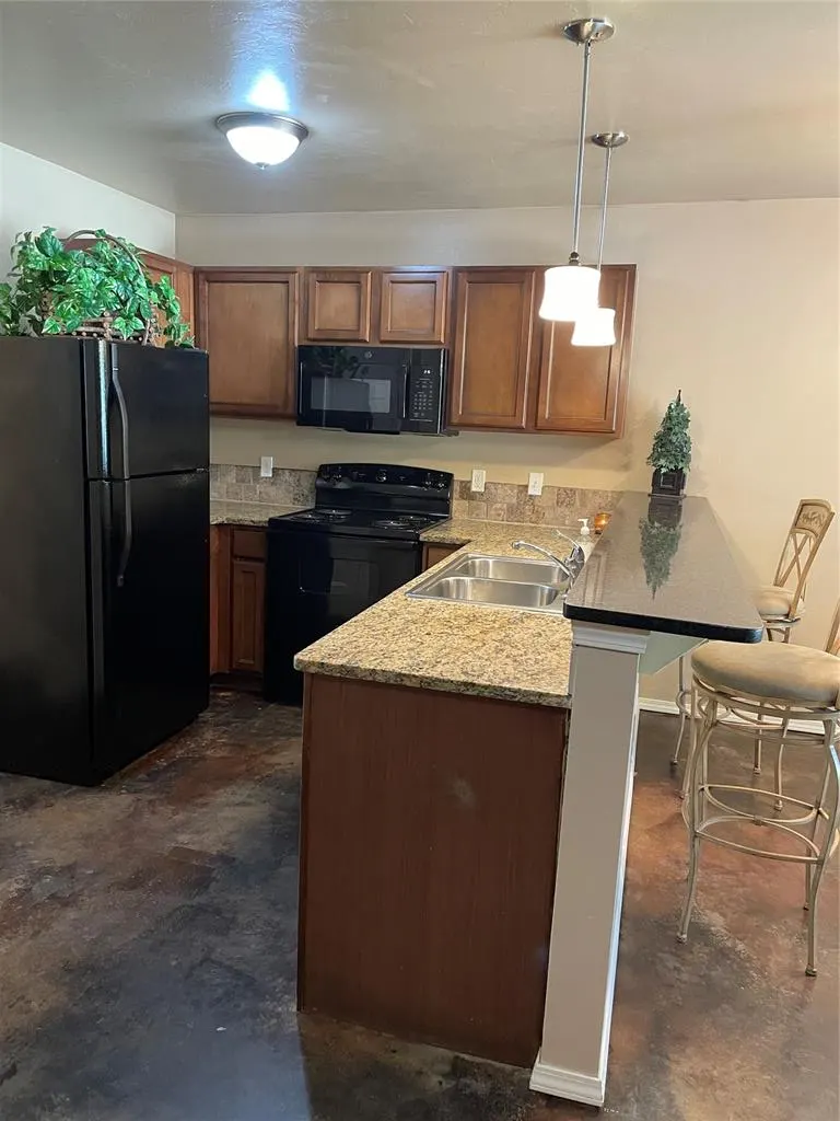 Photo 7 — 2940 NW 30th Street, Oklahoma City, OK 73112