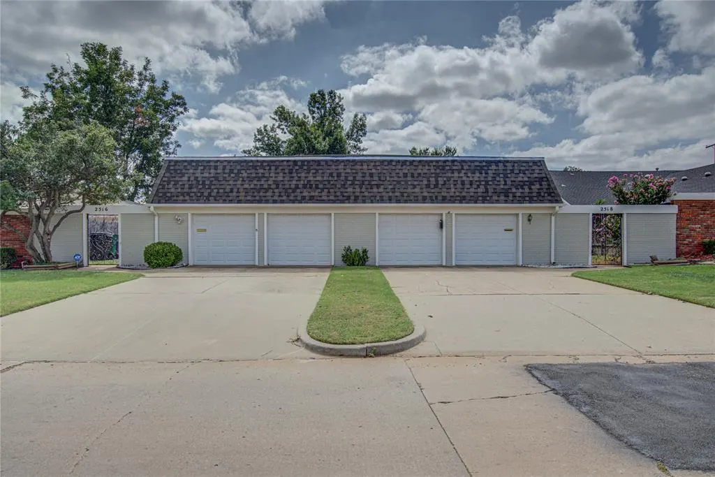 Photo 3 — 2516 NW 62nd Street 2516 and 2518, Oklahoma City, OK 73112