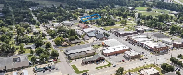 Photo 4 — 301 S Main Avenue, Blanchard, OK 73010