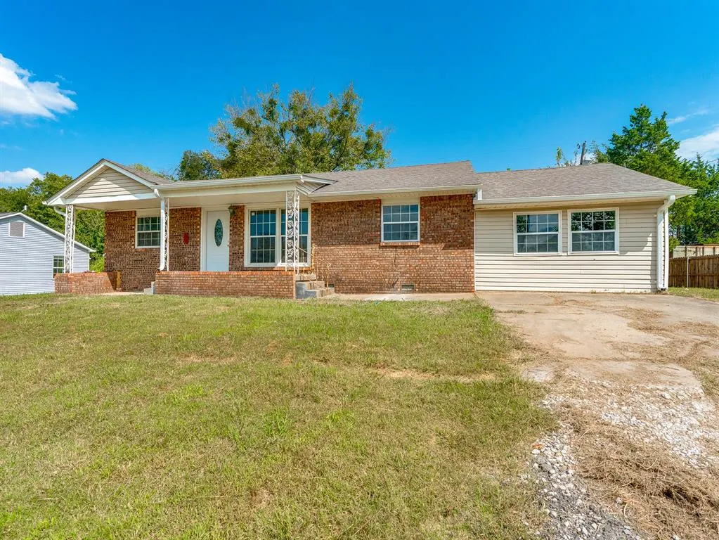 Photo 2 — 1024 Hillside Drive, Ada, OK 74820