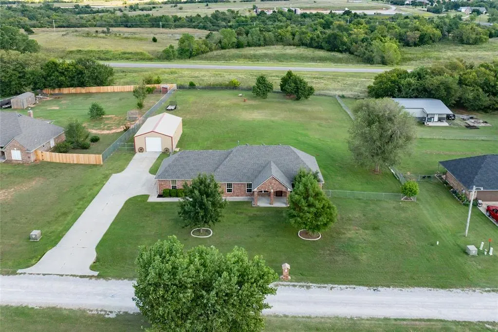 Front exterior — 979 Sunflower Drive, Tuttle, OK 73089
