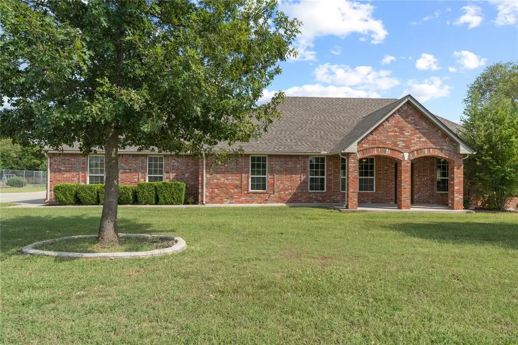 Photo 2 — 979 Sunflower Drive, Tuttle, OK 73089