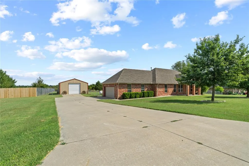 Photo 3 — 979 Sunflower Drive, Tuttle, OK 73089
