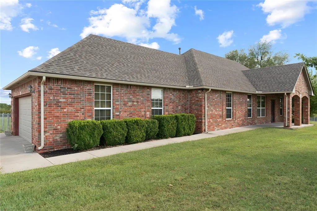 Photo 4 — 979 Sunflower Drive, Tuttle, OK 73089