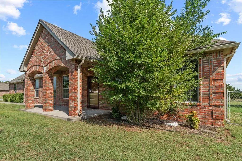 Photo 5 — 979 Sunflower Drive, Tuttle, OK 73089