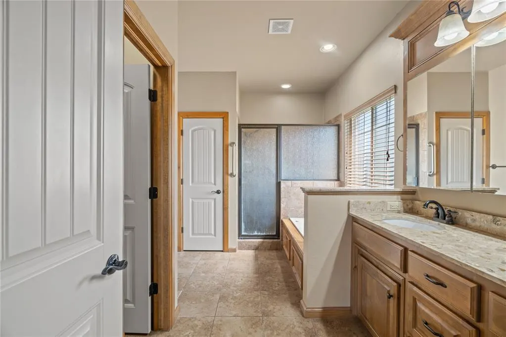 Photo 14 — 979 Sunflower Drive, Tuttle, OK 73089