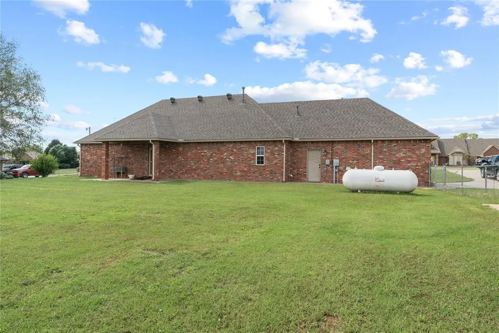 Photo 29 — 979 Sunflower Drive, Tuttle, OK 73089