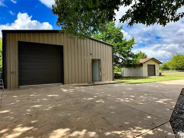 Photo 6 — 3008 S Shady Lane Drive, Anadarko, OK 73005