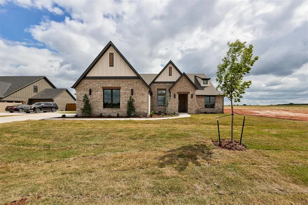 Photo 2 — 6760 Lakeview Court, Cashion, OK 73016