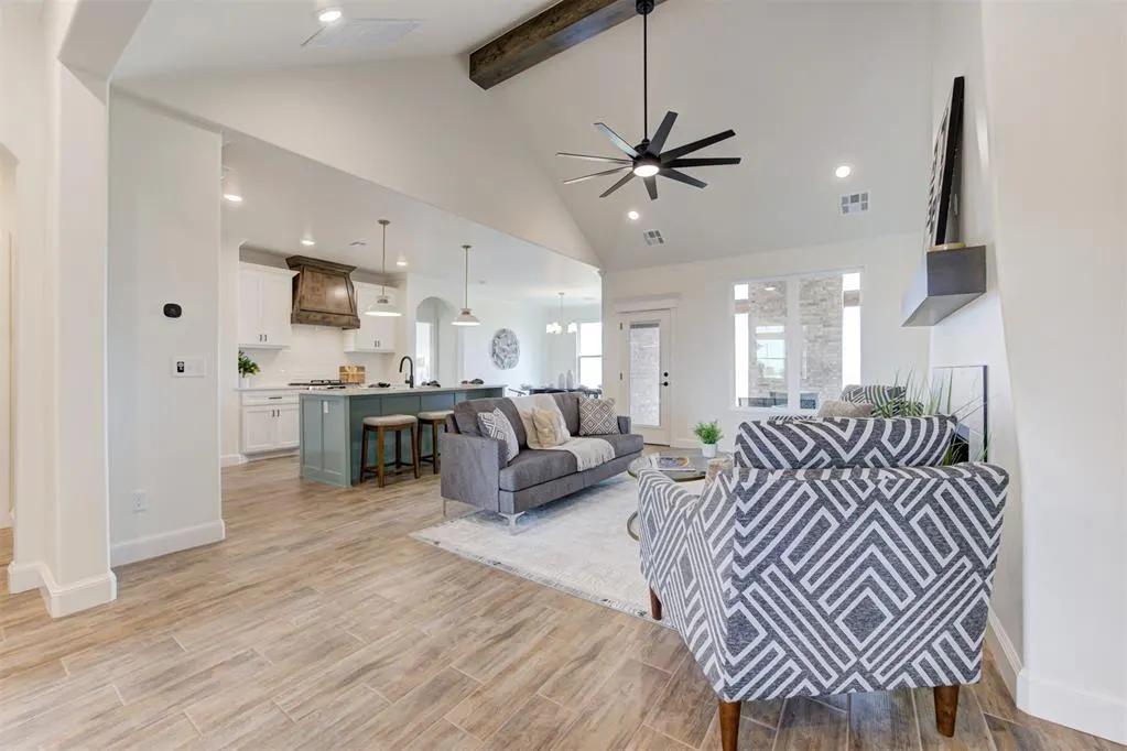 Photo 6 — 6760 Lakeview Court, Cashion, OK 73016