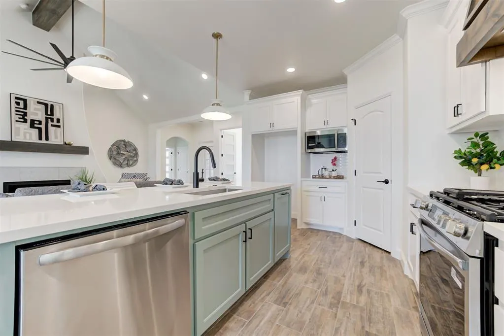 Photo 14 — 6760 Lakeview Court, Cashion, OK 73016